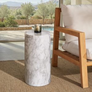 Safavieh Leahbryanna Round Marble Drink Table - Chic Accent Piece For Modern Living Room Sophistication White Marble Sfv9750a