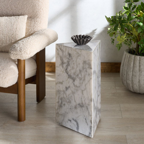 Safavieh Leahbryanna Triangle Marble Drink Table - Chic Accent Piece For Modern Living Spaces And Decor White Marble Sfv9751a