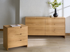 Safavieh RIVERSIDE Oak Wood 3-Drawer Nightstand in Natural Oak - Classic Storage Solution for Any Bedroom SFV9759A
