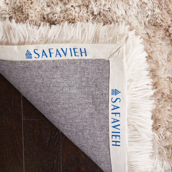 Safavieh Sg270a Luxurious Hand-tufted Area Rug - Plush 3-inch Pile Height For Ultimate Comfort And Style Light Beige Polyester Sg270v-10