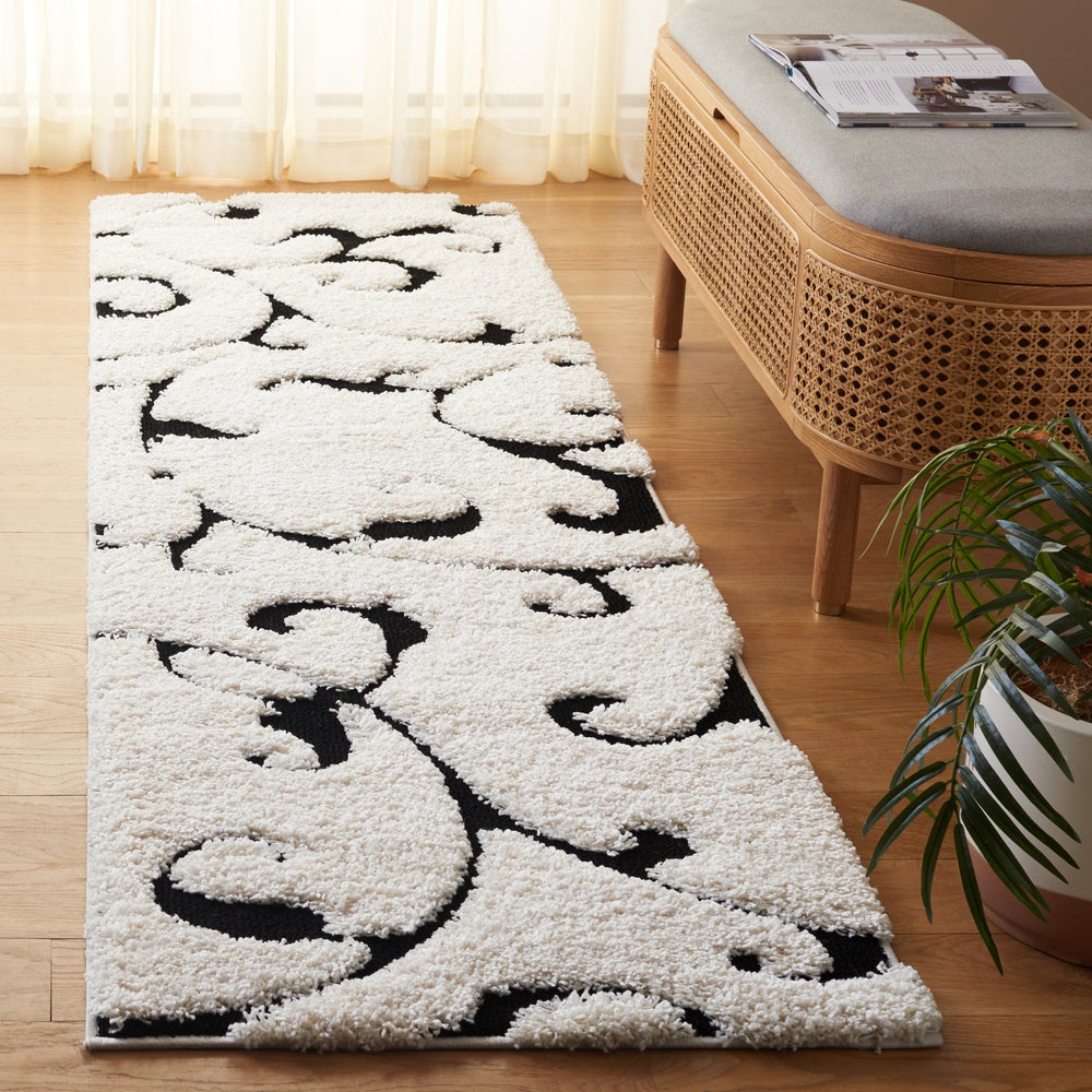Safavieh Florida Ivory & Black Shag Rug - Plush 1⅛" Pile, Power-Loomed Turkish Design, Stain-Resistant Cozy 8'-0" x 8'-0" SG476-1290-8SQ