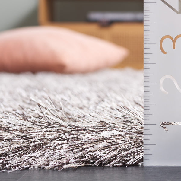 Safavieh Sg511 Luxurious Hand-tufted Polyester Rug - Plush Comfort And Modern Elegance For Your Home Decor Chocolate Polyester Sg511-2727-2