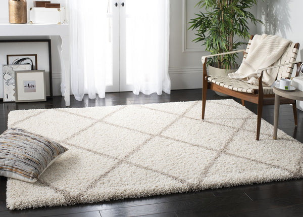 Safavieh Hudson Ivory Beige Shag Rug — Plush Flokati Texture, Power-Loomed Durability, Cozy Minimalist Accent 4'-0" x 4'-0" SGH281D-4SQ