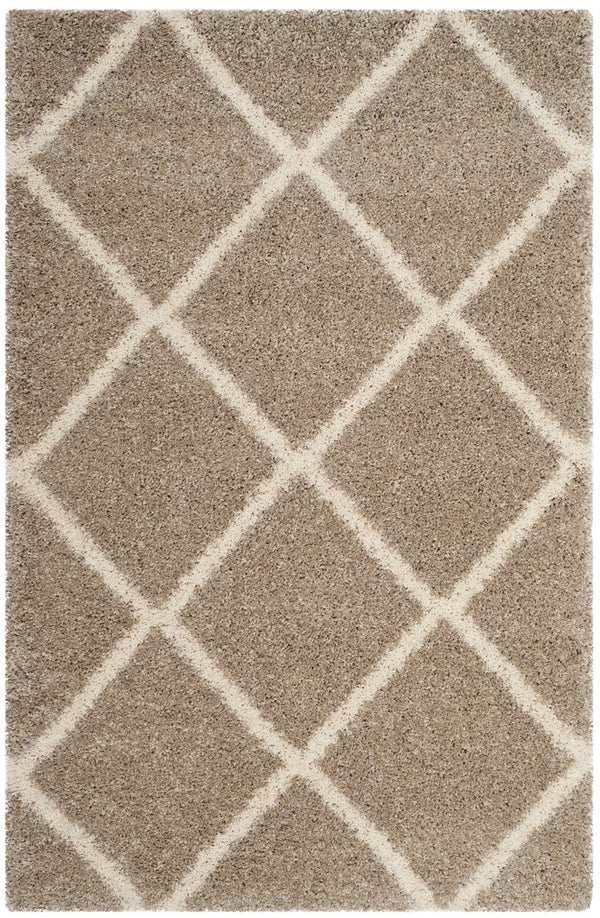 Safavieh Hudson Plush Round Shag Rug — Beige Ivory Flokati Pile, Power-Loomed Turkey Craftsmanship, Cozy Texture 4'-0" x 4'-0" SGH281S-4R