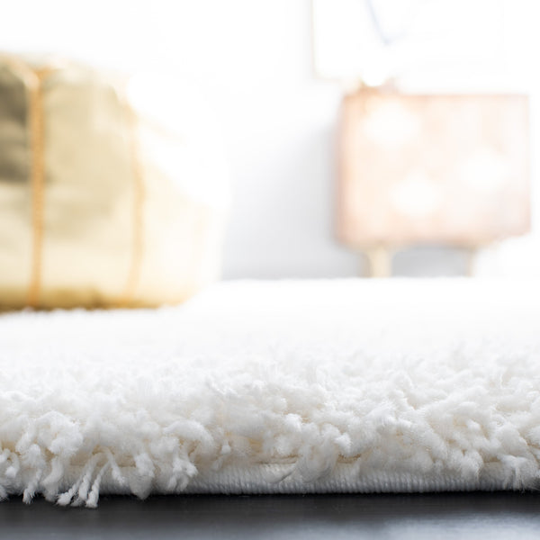 Safavieh Sgn725 Luxurious Plush Area Rug - Timeless Elegance With Soft Comfort & Durable Craftsmanship For Home Beige Polypropylene Pile Sgn725-1313-25