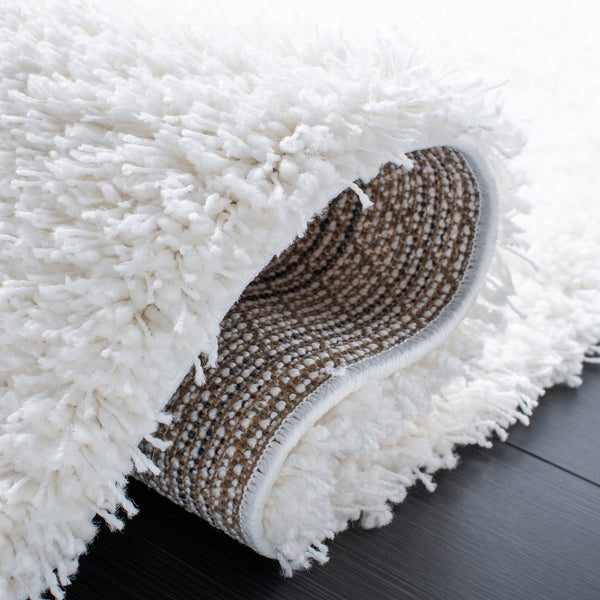 Safavieh Sgn725 Luxurious Plush Area Rug - Timeless Elegance With Soft Comfort & Durable Craftsmanship For Home Beige Polypropylene Pile Sgn725-1313-25