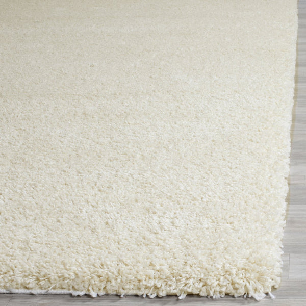 Safavieh Sgn725 Luxurious Plush Area Rug - Timeless Elegance With Soft Comfort & Durable Craftsmanship For Home Beige Polypropylene Pile Sgn725-1313-25