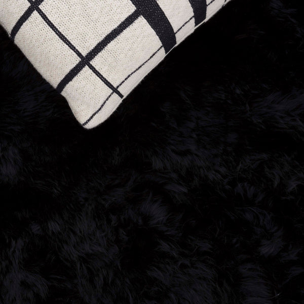 Safavieh Sheep Sheepskin Area Rug - Luxurious Texture In Elegant Steel Blue For Timeless Home Decor Style Midnight Black Sheep Skin Shs121c-5