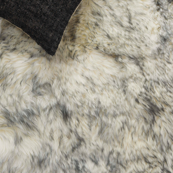 Safavieh Sheep Sheepskin Area Rug - Luxurious Texture In Elegant Steel Blue For Timeless Home Decor Style Ivory ,Smoke Grey Sheep Skin Shs121e-5