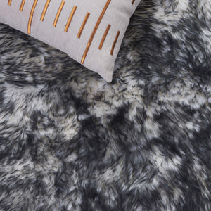 Safavieh Sheep Sheepskin Area Rug - Luxurious Texture In Elegant Steel Blue For Timeless Home Decor Style Ivory ,Dark Charcoal Sheep Skin Shs121g-5
