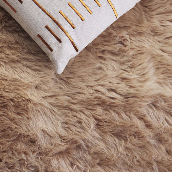 Safavieh Sheep Sheepskin Area Rug - Luxurious Texture In Elegant Steel Blue For Timeless Home Decor Style Natural Beige Sheep Skin Shs121m-5