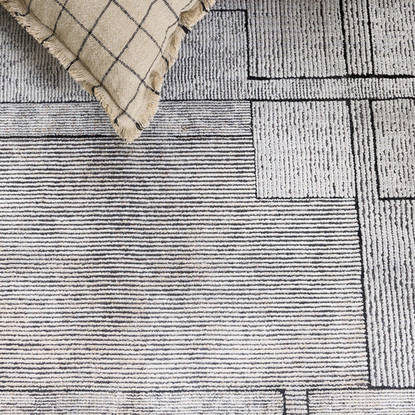 Safavieh Signature Ultra-modern Area Rug In Light Grey With Geometric Pattern - Perfect For Contemporary Spaces Grey ,Black 70% Polyester,30% Acrylic Sig730g-9