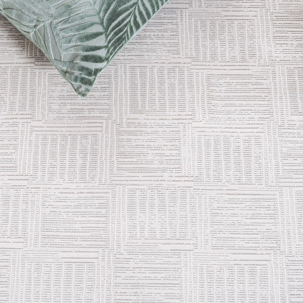 Safavieh Signature Luxurious Grey And Ivory Area Rug - Modern Geometric Design For Elegant Living Spaces Grey ,Ivory 80% Viscose,20% Acrylic Sig736f-9