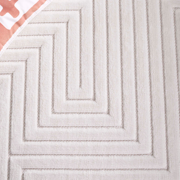 Safavieh Selena Elegant Modern Area Rug - Luxurious Turkish Craftsmanship For Sophisticated Home Décor Ivory Polypropylene Sle662a-7r