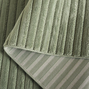 Safavieh Selena Modern Turkish Runner Rug - Elegant Power-loomed Design For Stylish Home Decor And Comfort Green Polypropylene Sle682y-8