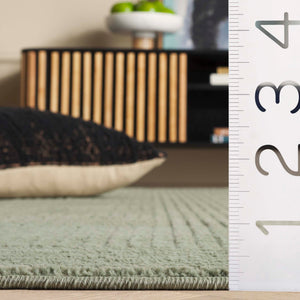 Safavieh Selena Elegant Geometric Area Rug In Lush Green - Premium Quality, Durable, Modern Home Decor Piece Green Polypropylene Sle686y-28