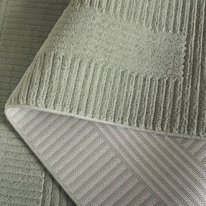 Safavieh Selena Elegant Geometric Area Rug In Lush Green - Premium Quality, Durable, Modern Home Decor Piece Green Polypropylene Sle686y-28