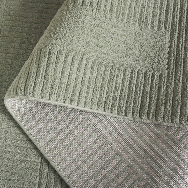 Safavieh Selena Elegant Geometric Area Rug In Lush Green - Premium Quality, Durable, Modern Home Decor Piece Green Polypropylene Sle686y-28