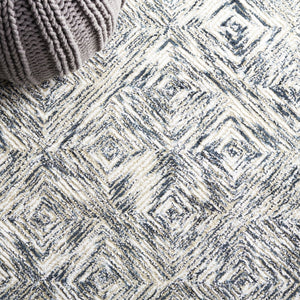 Safavieh Soho Luxurious Area Rug - Elegant Viscose, Wool, And Cotton Blend For Chic Home Décor Solutions Ivory ,Green 50% Viscose,30% Wool,20% Cotton Soh125y-6sq