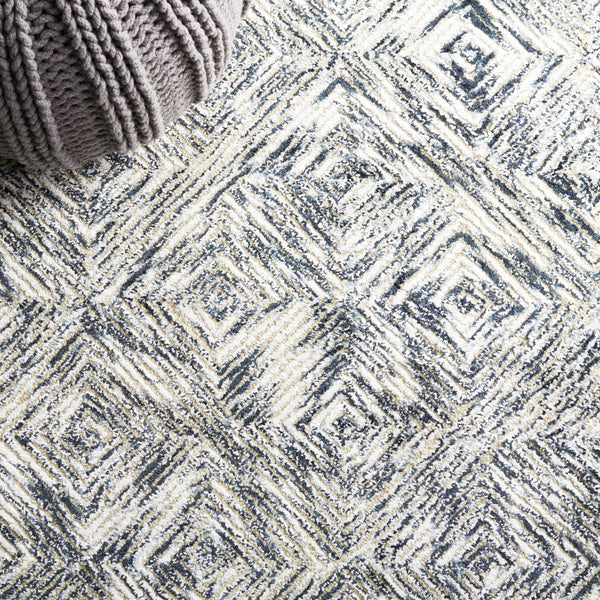 Safavieh Soho Luxurious Area Rug - Elegant Viscose, Wool, And Cotton Blend For Chic Home Décor Solutions Ivory ,Green 50% Viscose,30% Wool,20% Cotton Soh125y-6sq