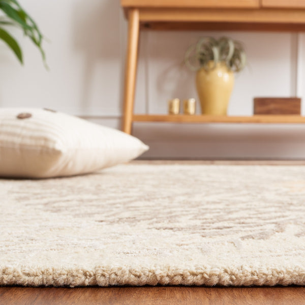 Safavieh Soho 257 SOH257 Hand Tufted Floral Rug Beige / Brown SOH257T-5
