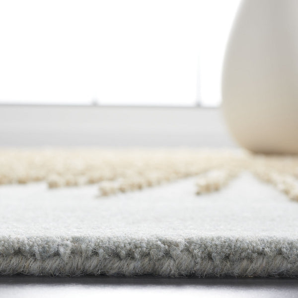 Soho Hand Tufted Wool and Viscose Area Rug - Luxurious Comfort, Quality Craftsmanship, Timeless Style