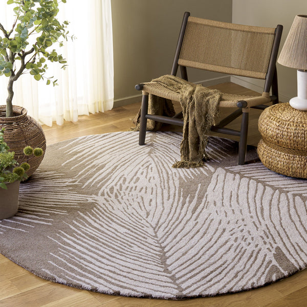 Safavieh Soho Hand-Tufted Wool Viscose Accent Rug In Beige Ivory — Soft Feather-Stroke Design, Durable Elegance 2'-0" x 3'-0" SOH793A-2