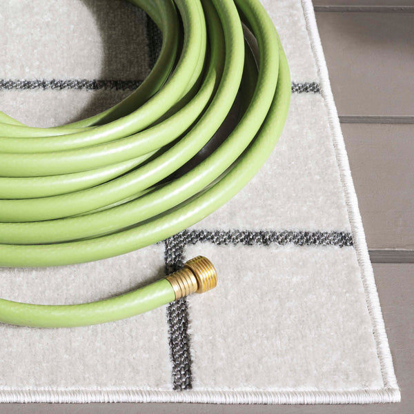 Safavieh Stella Contemporary Area Rug - Chic Ivory And Grey Checkerboard Design For Stylish Interiors Ivory ,Grey Polypropylene Pile Sta108b-5