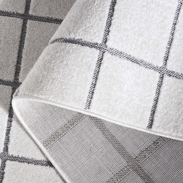 Safavieh Stella Contemporary Area Rug - Chic Ivory And Grey Checkerboard Design For Stylish Interiors Ivory ,Grey Polypropylene Pile Sta108b-5