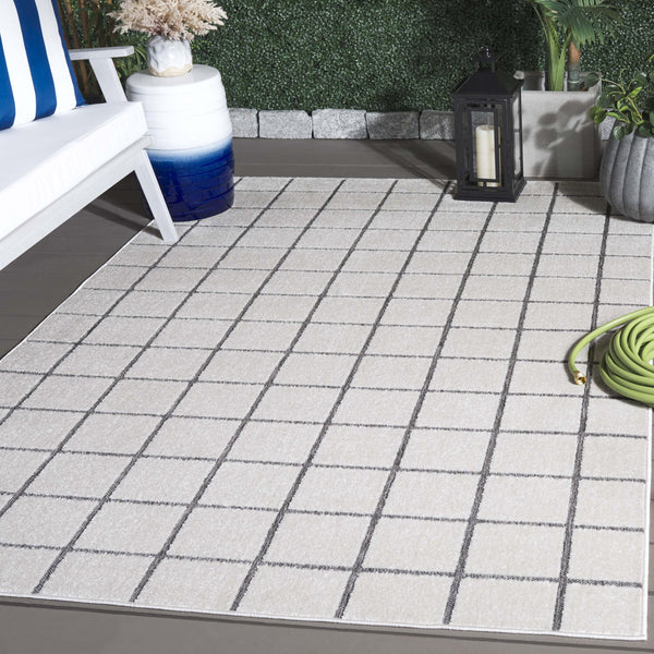 Safavieh Stella Contemporary Area Rug - Chic Ivory And Grey Checkerboard Design For Stylish Interiors Ivory ,Grey Polypropylene Pile Sta108b-5