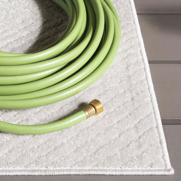 Safavieh Stella Elegant Polypropylene Pile Rug - Stylish Runner For Modern Spaces And Timeless Decor Ivory Polypropylene Pile Sta112b-5