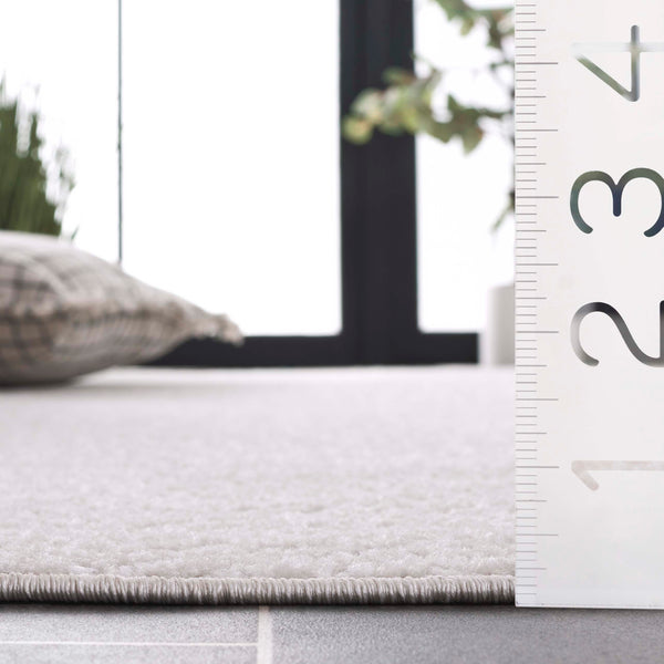 Safavieh Stella Elegant Polypropylene Pile Rug - Stylish Runner For Modern Spaces And Timeless Decor Ivory Polypropylene Pile Sta112b-5