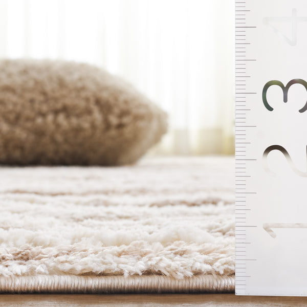 Safavieh Seattle Shag Area Rug - Luxurious Softness, Stylish Design For Cozy Living Spaces And Comfort Ivory ,Beige Polyester Ste908b-7sq