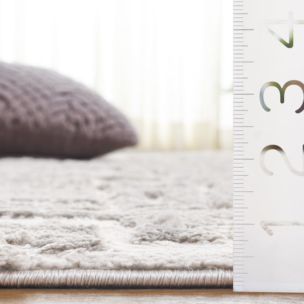 Safavieh Seattle Shag Area Rug - Soft Polyester Comfort In Elegant Neutral Tones For Stylish Home Décor Light Grey ,Grey Polyester Ste909f-7sq