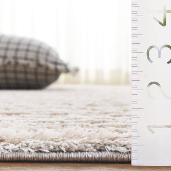 Safavieh Seattle Shag Rug Collection – Luxurious Polyester Design For Cozy Modern Living Spaces And Decor Grey ,Beige Polyester Ste910b-7r