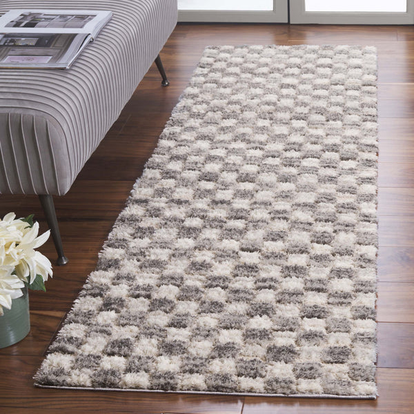 Safavieh Seattle Shag Area Rug - Luxurious Polyester Design In Elegant Ivory And Grey For Modern Spaces Ivory ,Grey Polyester Ste921f-28