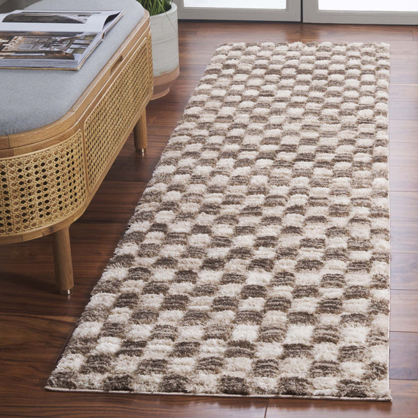 Safavieh Seattle Shag Area Rug - Luxurious Polyester Design In Elegant Ivory And Grey For Modern Spaces Ivory ,Brown Polyester Ste921t-9