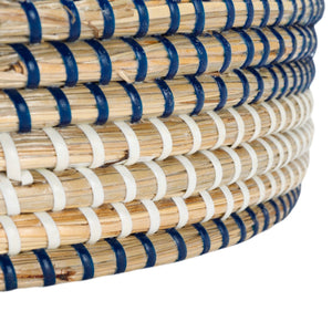 Safavieh Hawley Round Tray  White / Blue Rattan STG1809A