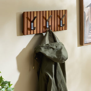 Safavieh Fraizer 3 Hook Wall Mounted Coat Rack - Rustic Charm For Entryways, Organizes Coats & Hats Effortlessly STG5000A