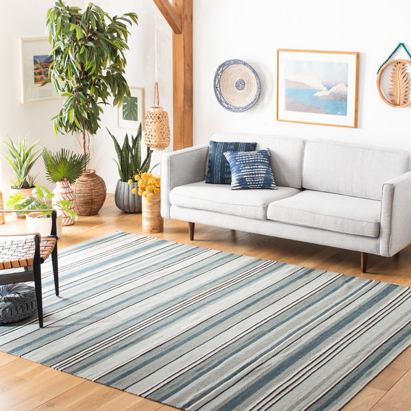 Striped Kilim 601 Hand Loomed Wool and Cotton Rug - Contemporary Style for Elegant Home Décor