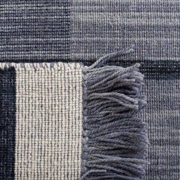 Striped Kilim 704 Flat Weave Rug - Luxurious 95% Wool Blend, Contemporary Design for Stylish Spaces
