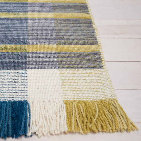 Striped Kilim 706 Contemporary Flat Weave Rug in Luxurious Wool and Cotton Blend for Stylish Spaces
