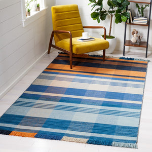 Striped Kilim Rug - Elegant Flat Weave Design Crafted from 95% Wool for Modern Home Décor Style