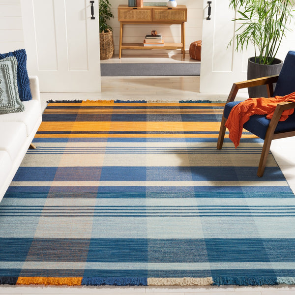 Striped Kilim Rug - Elegant Flat Weave Design Crafted from 95% Wool for Modern Home Décor Style