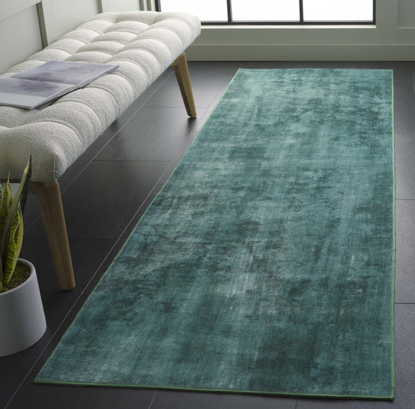 Safavieh Santa Monica 840y Luxurious Polyester Rug In Refreshing Green Hue For Modern Home Décor Green ,Light Green Polyester Stm840y-3