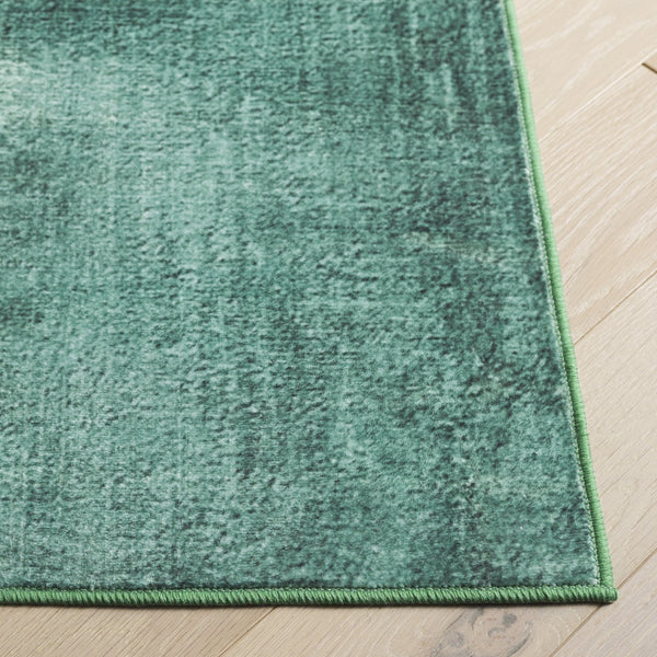Safavieh Santa Monica 840y Luxurious Polyester Rug In Refreshing Green Hue For Modern Home Décor Green ,Light Green Polyester Stm840y-3