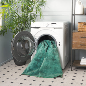 Safavieh Santa Monica 840y Luxurious Polyester Rug In Refreshing Green Hue For Modern Home Décor Green ,Light Green Polyester Stm840y-3