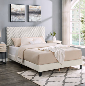 English Elm Findlay Quilted Upholstered Platform Bed with Foam Panels and Matte Black Block Feet T2574P241780