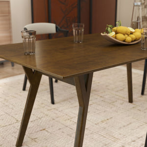 English Elm Lavin Contemporary 5 Piece Dining Set with Rubberwood Table and Mixed Finish Chairs 4 Black Chairs T2574S00399