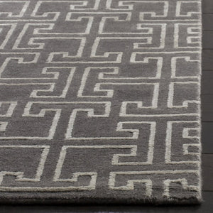 Safavieh Tibetan Inspired Grey Ivory Accent Rug for Entryways and Small Bohemian Spaces TB832A-CNR